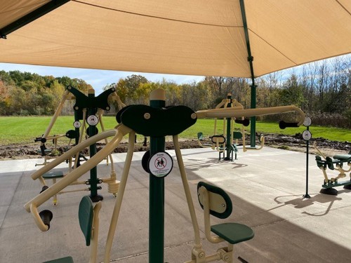 Outdoor exercise station
