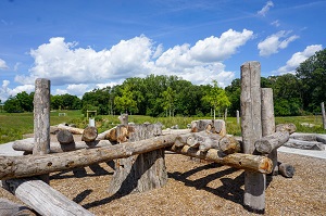 Log fencing